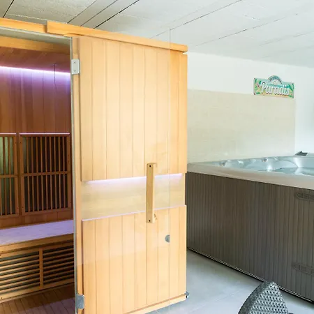 Du Regourdel Avec Holiday home Bourgs sur Colagne