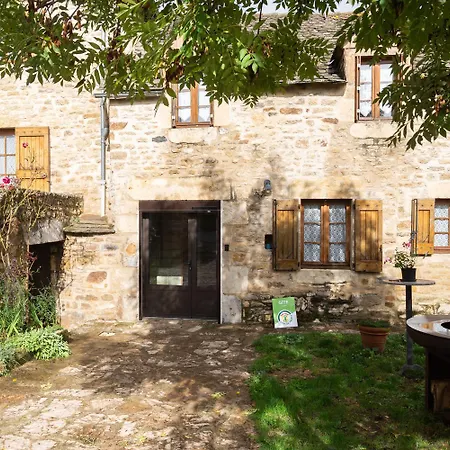 Du Regourdel Avec Holiday home *